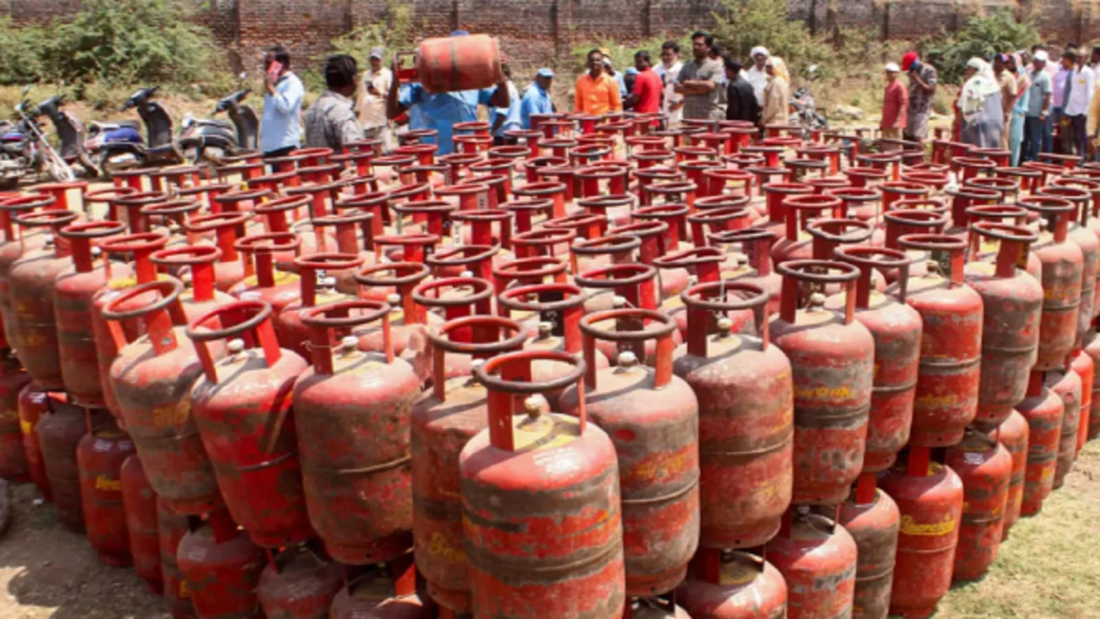 ನವೆಂಬರ್ 1ರಿಂದ LPG ಸಿಲಿಂಡರ್, PNG ನಿಯಮಗಳಲ್ಲಿ ಬದಲಾವಣೆ: ಗ್ರಾಹಕರು ತಿಳಿಯಬೇಕಾದ ಮಾಹಿತಿ ಇಲ್ಲಿದೆ